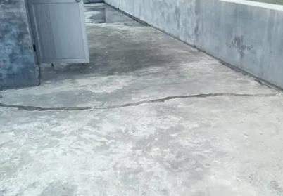 永登楼顶漏水维修公司分享下如何解决卫生间隐蔽部位漏水的问题?