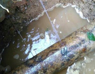 永登楼顶渗水维修公司分享下地暖漏水的原因及检测方法。